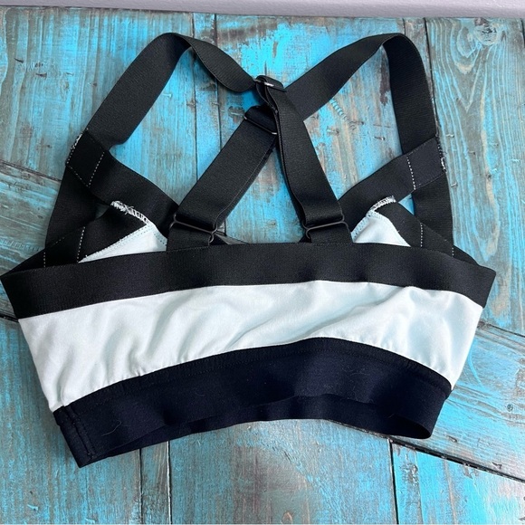 Aritzia Community Rasa Bra Size XS - Picture 3 of 5